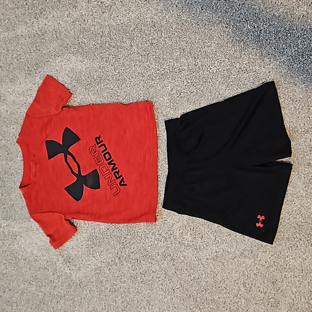 *Like New* UA Set- 2T
